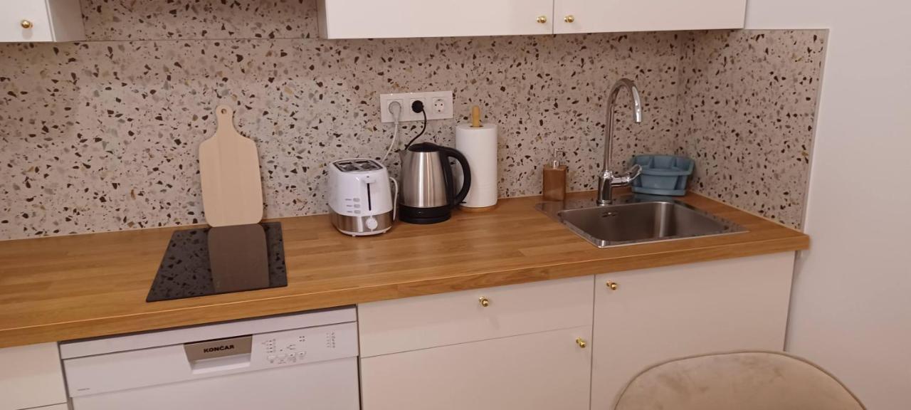 Studio Apartman Four Pearls Karlovac Esterno foto